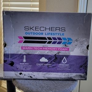 Skechers waterproof boots 8W memory foam Navy and gray